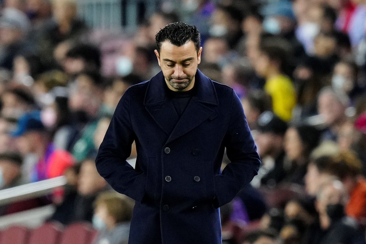 #OJOALDATO - Xavi es el SEGUNDO ENTRENADOR en 122 años de historia de los clásicos que pierde 4 partidos oficiales consecutivos contra el eterno rival. El primero fue Patrick O'Connell entre 1935 y 1940.

Barça 0-4 Madrid (05.04.2023)
Barça 1-2 Madrid (28.10.2023)
Madrid 4-1