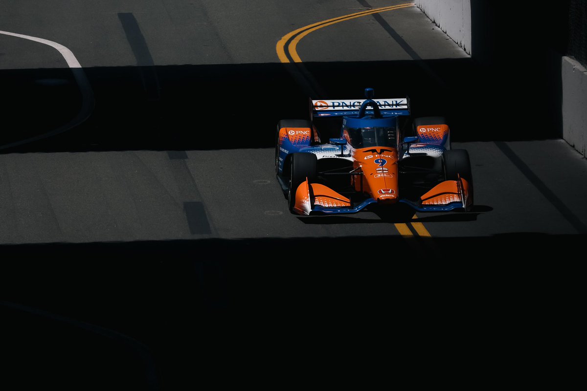 44Formula1's tweet photo. SCOTT DIXON DOES IT AGAIN, HE HOLDS OFF COLTON HERTA TO WIN IN LONG BEACH!!

What. A. Finish. 

#INDYCAR https://t.co/taMqlRmf0P