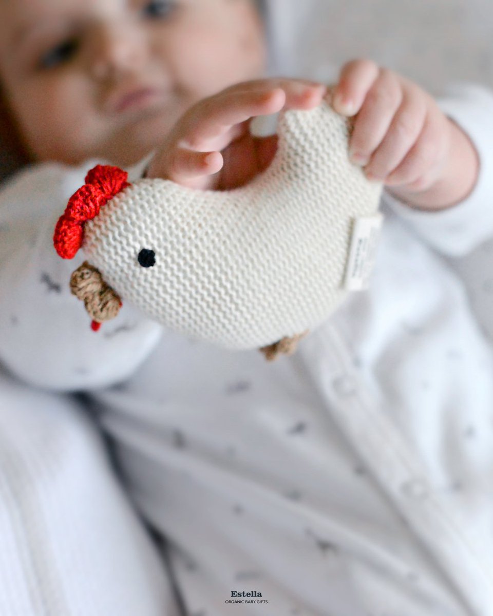 Cockadoodle-cute! This adorable baby rattle is the perfect size for baby to work on his little motor skills  🐔

 #cutebaby #parenting #mumlife #babygiftsideas #babygifts #babyfever #handmadewithlove #organicbaby