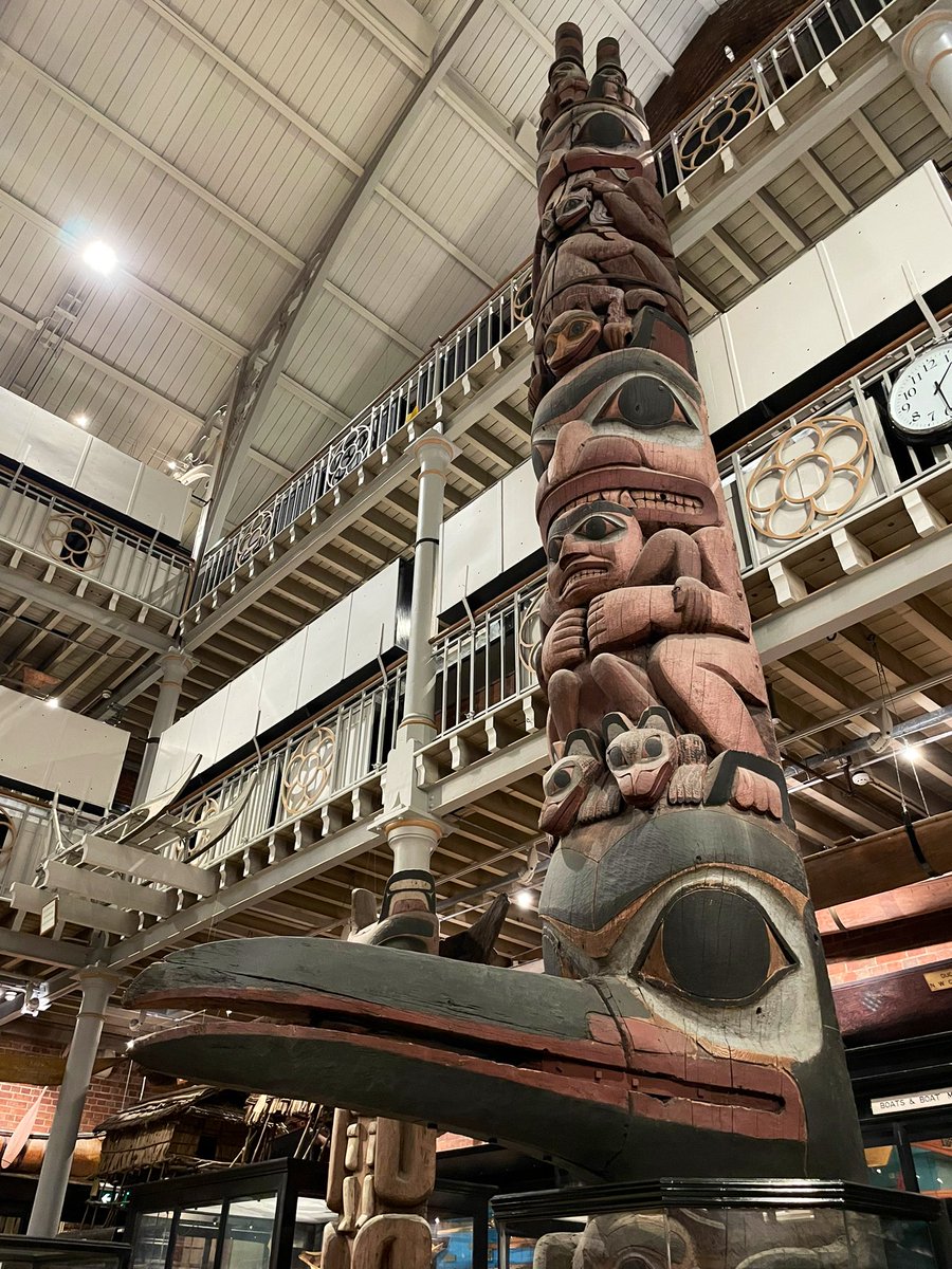 The @morethanadodo - where the building is designed column by column & carving by carving to celebrate the natural world - & the completely unique @Pitt_Rivers