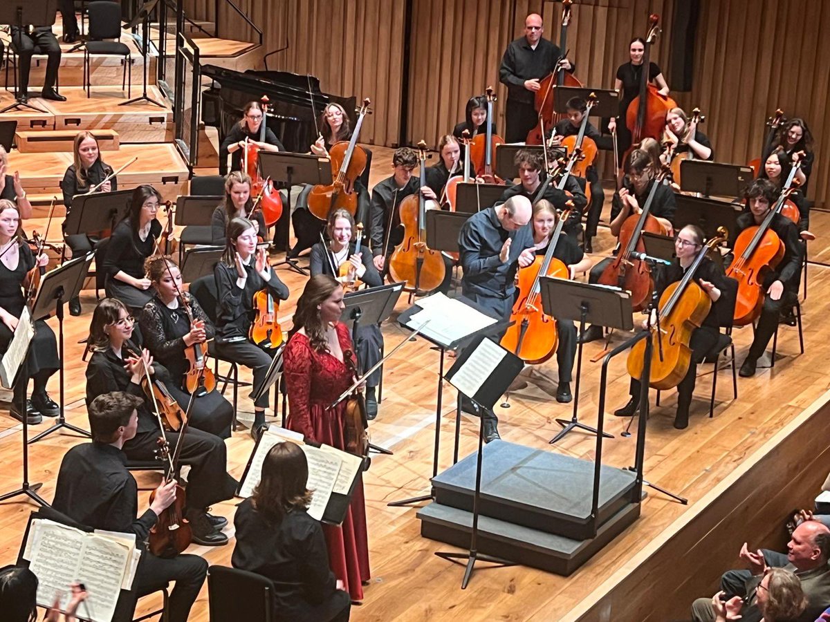 12_lejog's tweet photo. Bruch Romance - viola solo with BYO at Bristol Beacon. Such an amazing experience… but it was all about the dress really 🤣🎶🎻 https://t.co/f563yN5wOz
