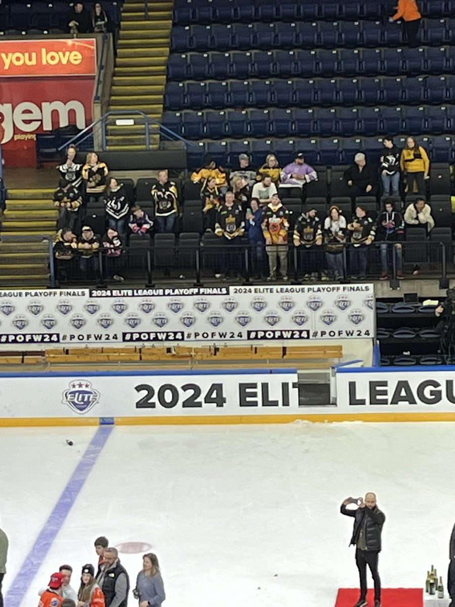 Thanks for being “on loan “ to @steelershockey 🍊🤣🏆🏆🏆