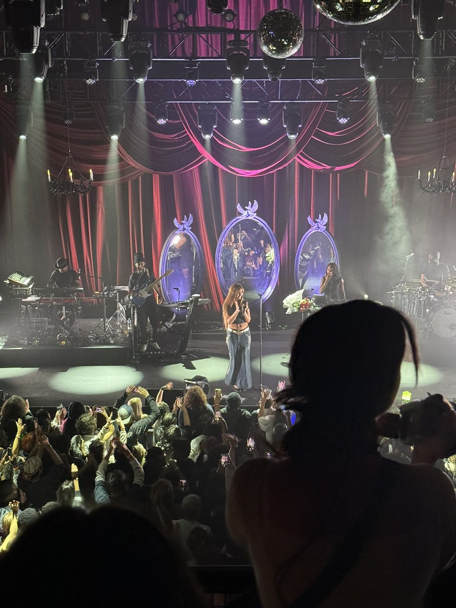 o_anthony199's tweet photo. Love you pinkpantheress &amp; thank you for an amazing night!!! https://t.co/6u3knku3xM