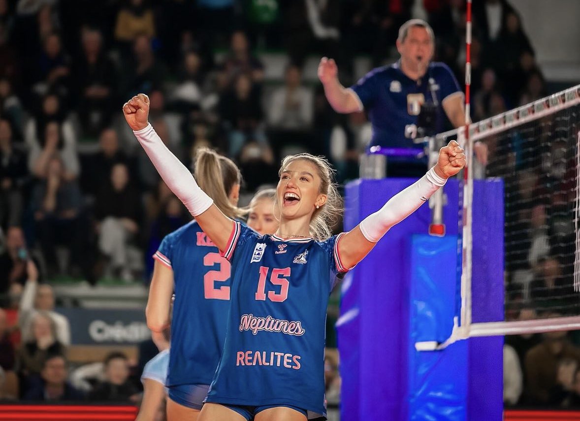 Fransa’nın Neptunes de Nantes takımında forma giyen Arelya Karasoy, gelecek yıl Fenerbahçe Opet için mücadele edecek. (🔗@voleybolplus)