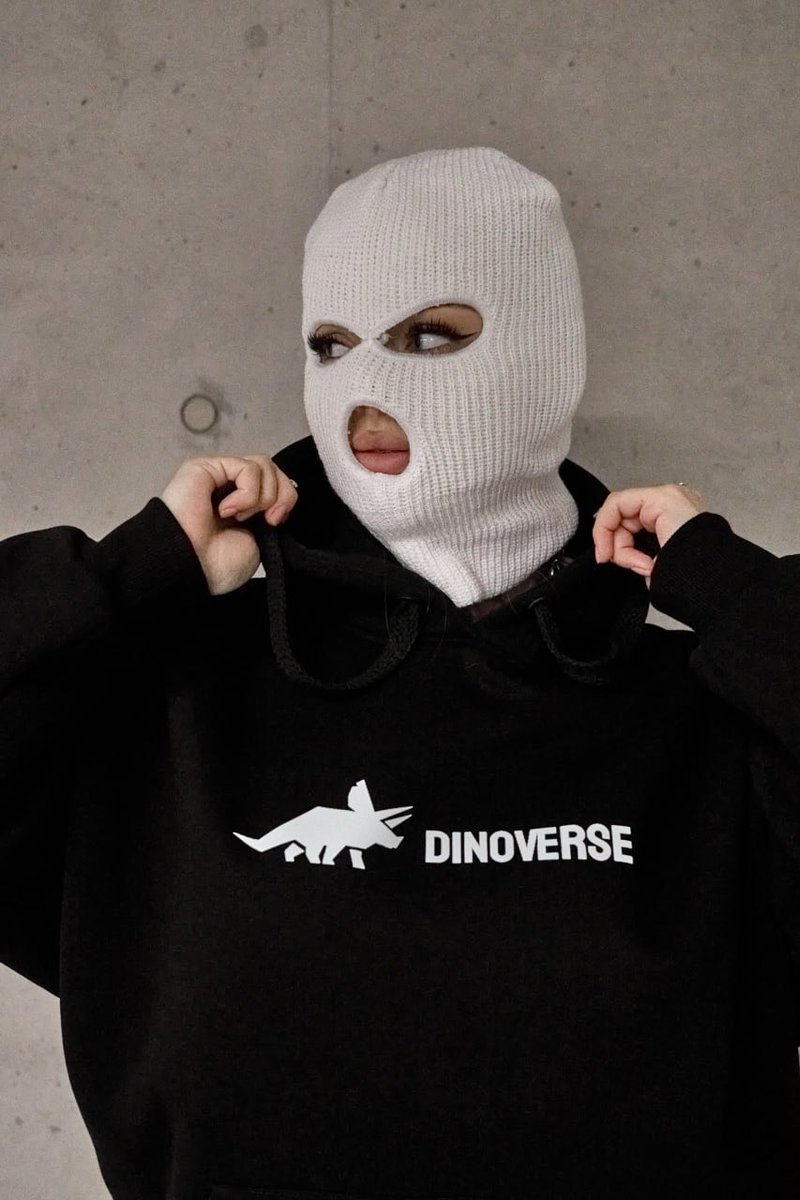 vivienfrbr's tweet photo. Hello everyone! 
Here I will tell you about my work in the Dinoverse project👩‍💻

This is a new interesting NFT survival game where you need to conquer the metaverse infected with WEB-3 dinosaurs in an epic battle for existence🦖
@dinoverse_cc https://t.co/APwXShMcC6