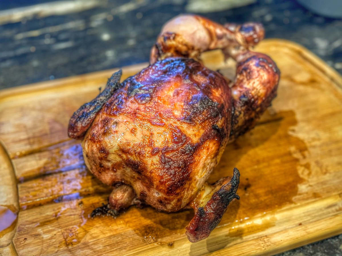 cooksdigest's tweet image. Rotisserie chicken with @dizzypigbbq Wonderbird rub and a sweet BBQ sauce in the large #biggreenegg winner winner chicken dinner @BigGreenEggUK @BigGreenEgg #bge @EdHenriet