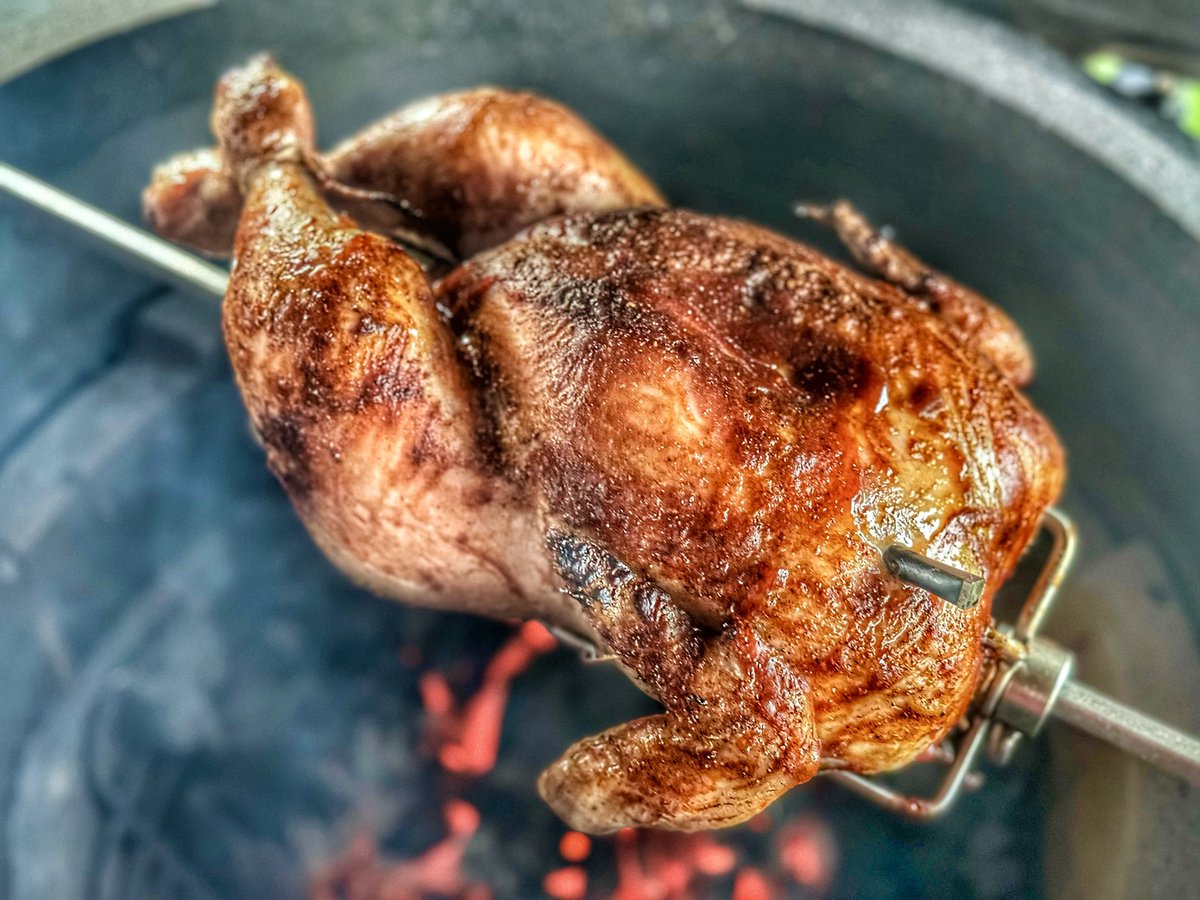 cooksdigest's tweet image. Rotisserie chicken with @dizzypigbbq Wonderbird rub and a sweet BBQ sauce in the large #biggreenegg winner winner chicken dinner @BigGreenEggUK @BigGreenEgg #bge @EdHenriet