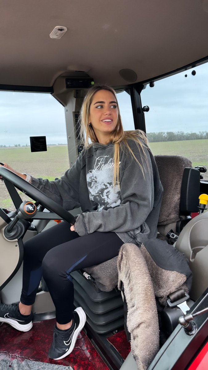 xLucas_02's tweet photo. 🚜💘 #sabrilan https://t.co/prkRmC6agz