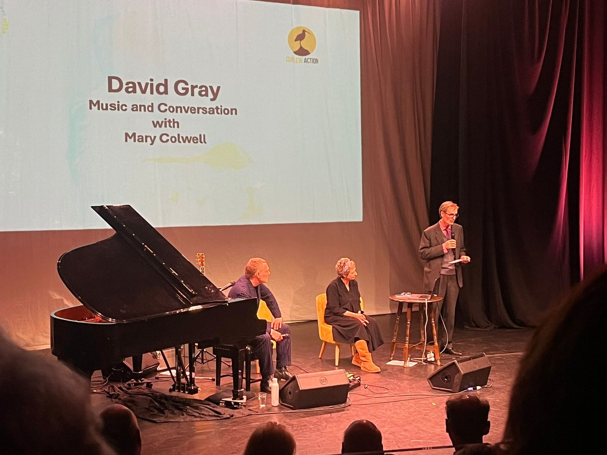 Nice evening with @whaupbirder at Alnwick Playhouse on #WorldCurlewDay to listen music and conversation with @curlewcalls and @DavidGray. Hopefully we’ll see some Curlews in the @northcoast_nl tomorrow.
