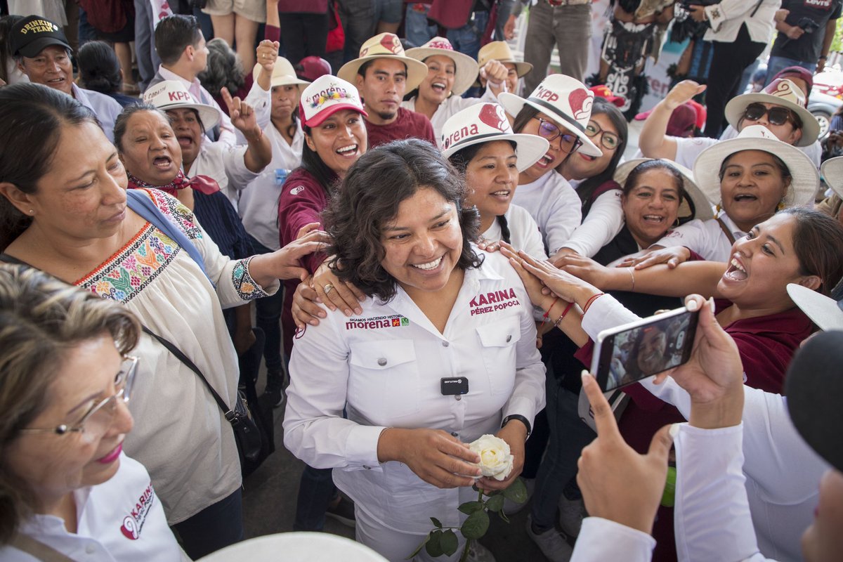 Esta mañana en la Plaza de la Concordia en San Pedro Cholula, en compañía de nuestro dirigente nacional de MORENA @mario_delgado, se demostró el respaldo a nuestro movimiento que construirá el segundo piso de la Cuarta Transformación en nuestro estado. ¡Gracias por tu liderazgo!