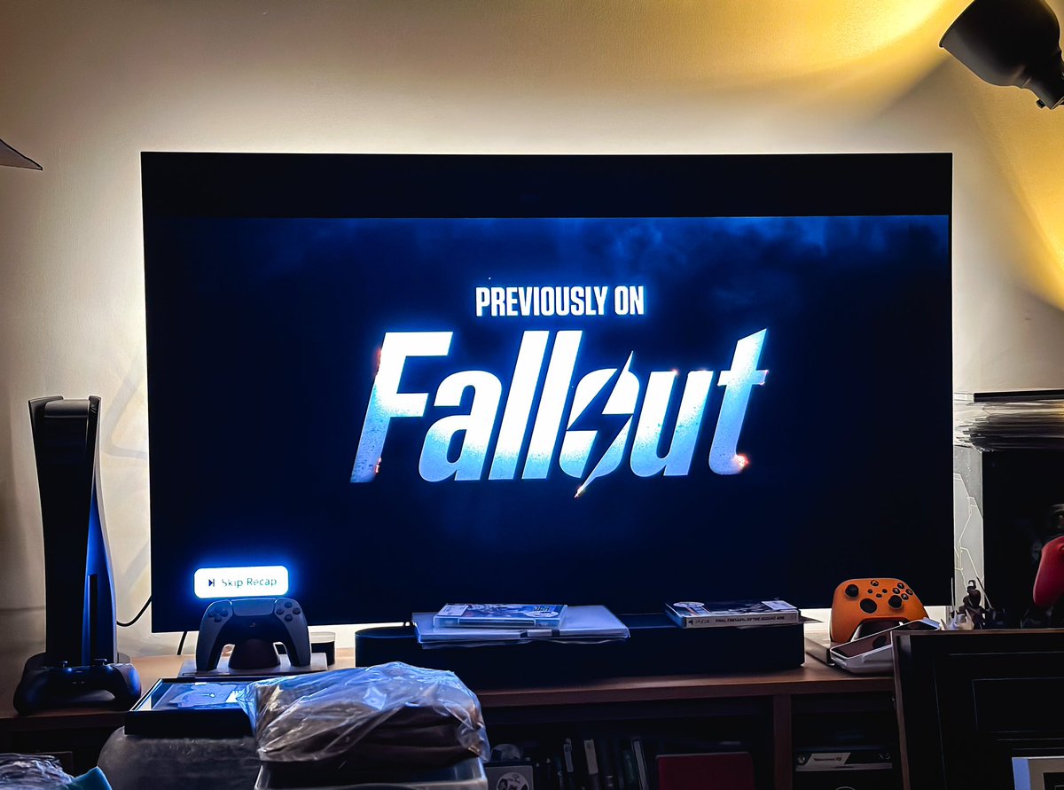 I’m a little late to the party here (no time to watch shows when I’m smashing all these frames out), but I’ve got a glass of red and myself and Miss Frames are about to watch episode 3 of #Fallout! Night all! 🍷