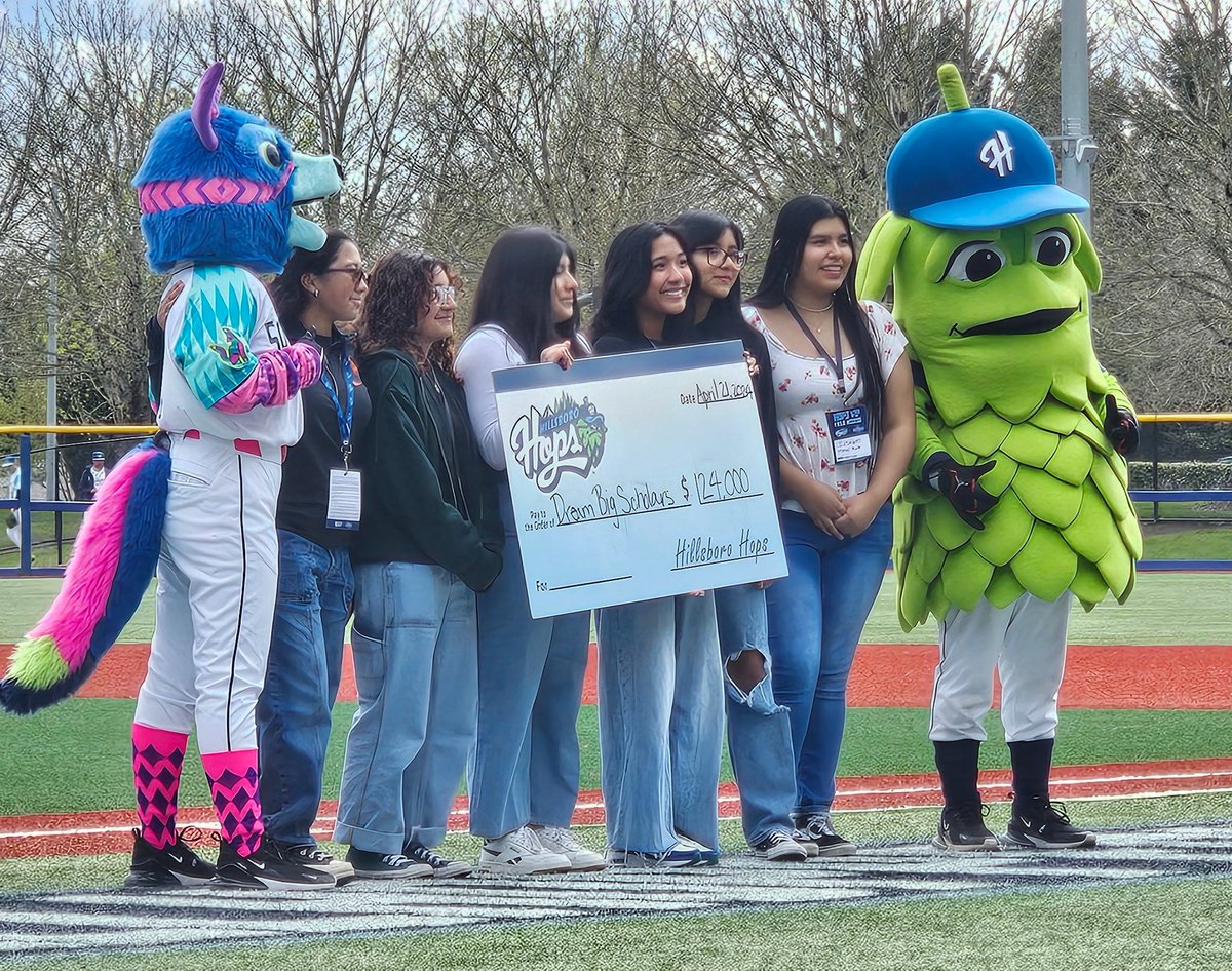Senator Janeen Sollman (@sollmanjaneen) on Twitter photo It's a beautiful afternoon to root for our home team! Go <a href="/HillsboroHops/">Hillsboro Hops</a>! #Comunidad #orleg It's a beautiful afternoon to root for our home team! Go <a href="/HillsboroHops/">Hillsboro Hops</a>! #Comunidad #orleg