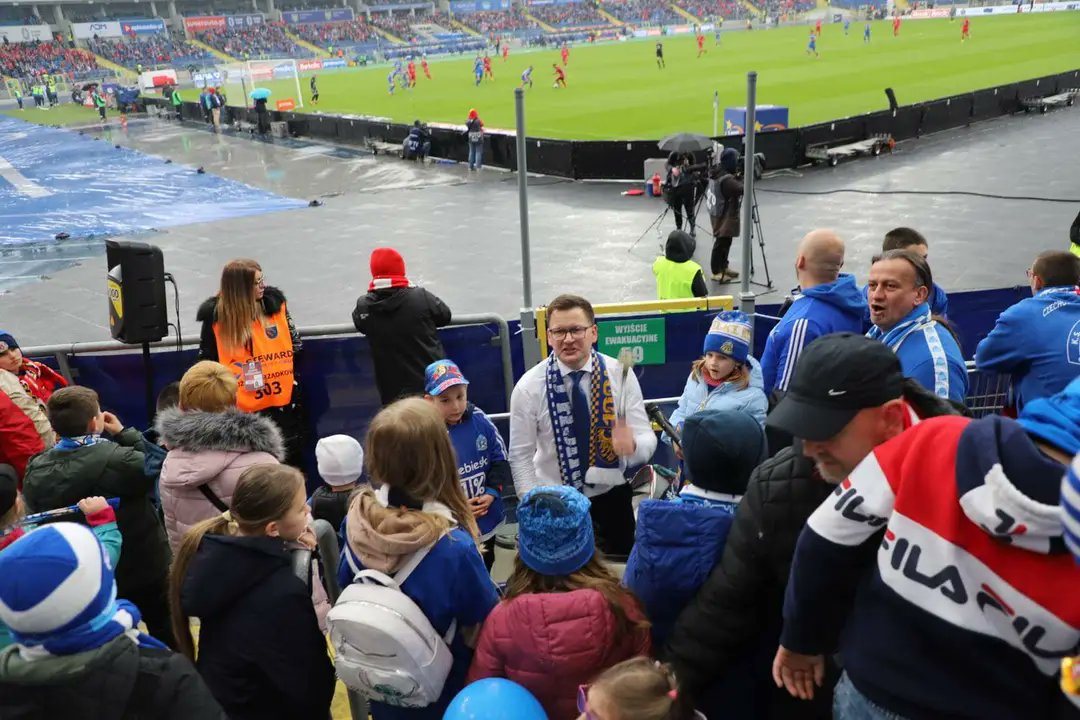 Niebieskich prezydentów mamy trzech - Michałek, Beger i Piech 💙🤍 gRatulacje Panowie <a href="/Szymon_Michalek/">Szymon Michałek</a> <a href="/d_beger/">Daniel Beger</a> <a href="/RafalPiech_/">Rafał Piech</a>