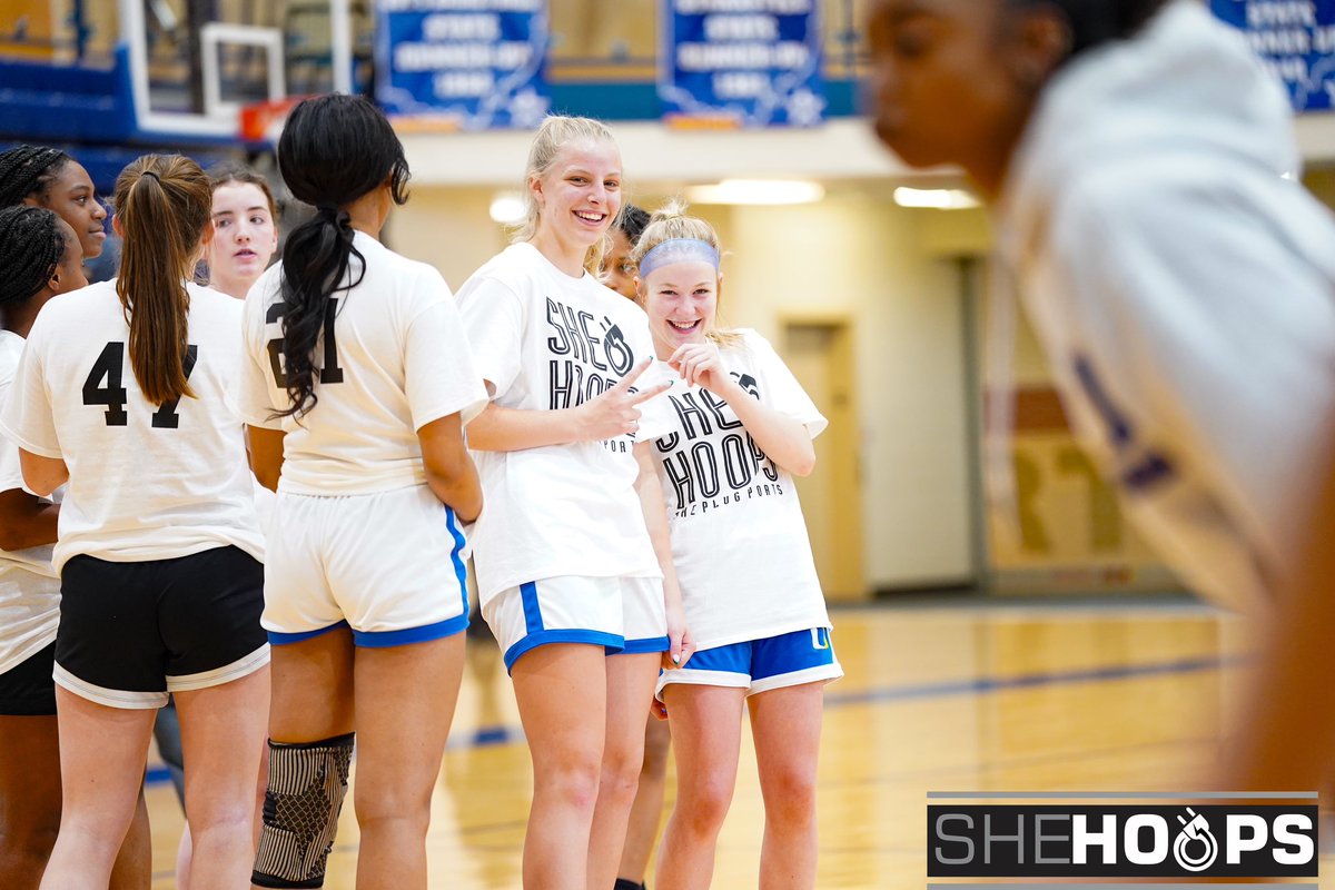 SheHoopsBball's tweet photo. The vibes at the preview are unmatched!
#SheHoopsOhio https://t.co/xcLM7049Fr