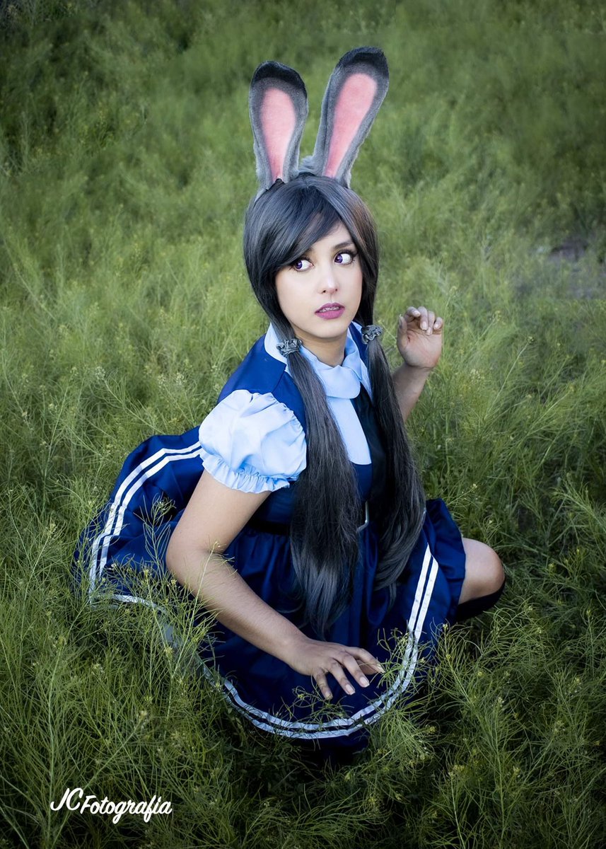 “A mí nadie me dice lo que puedo y lo que no puedo ser”.
Judy
#cosplay #cosplaygirl #zootopia #judyhopps #cosplayergirl <a href="/DisneyZootopia/">my art</a>