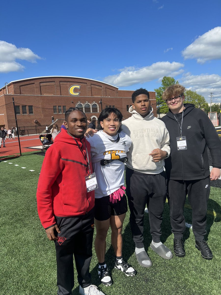 Had a great time @CentreFootball being able to see the campus and seeing @MounivongTayden !! Thank you for the invite @CoachLash !! @StewartsCreekFB @coachpt91 @CoachB_CAUDILL @Rbcoachdgraham @CSmithScout