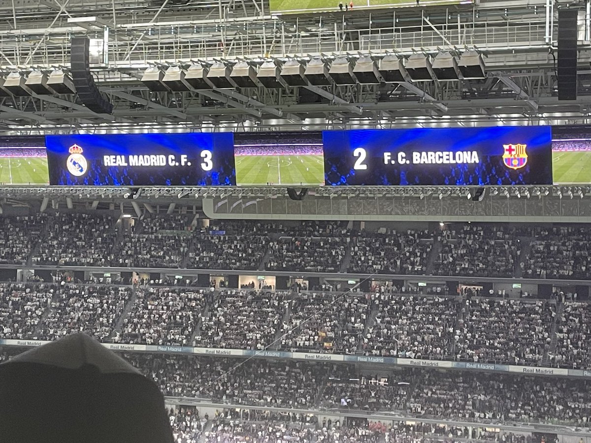 khalid2895's tweet photo. #ريال_مدريد_برشلونه
#كلاسيكو_الارض 
كلاسيكو ولا أروع ولا أمتع مع نهاية سعيدة لمدريد. الحضور الثاني للكلاسيكو في البرنابيو ونهاية اسعد بكثير من المرة الاولى. #هلا_مدريد https://t.co/YuKqpgnzIV