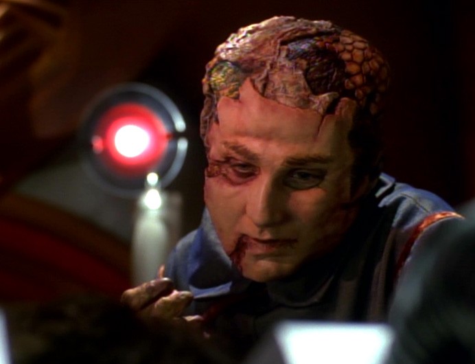 fmcutler's tweet photo. This VOY is also a good one. 

Season 1, Episode 14
First aired: May 8, 1995
Teleplay by: Kenneth Biller
Story by: Jonathan Glassner and Kenneth Biller
Directed by: Winrich Kolbe
Stardate: 48784.2 (2371)

#AllStarTrek #VOY #Faces https://t.co/HP8PDVc5Z2