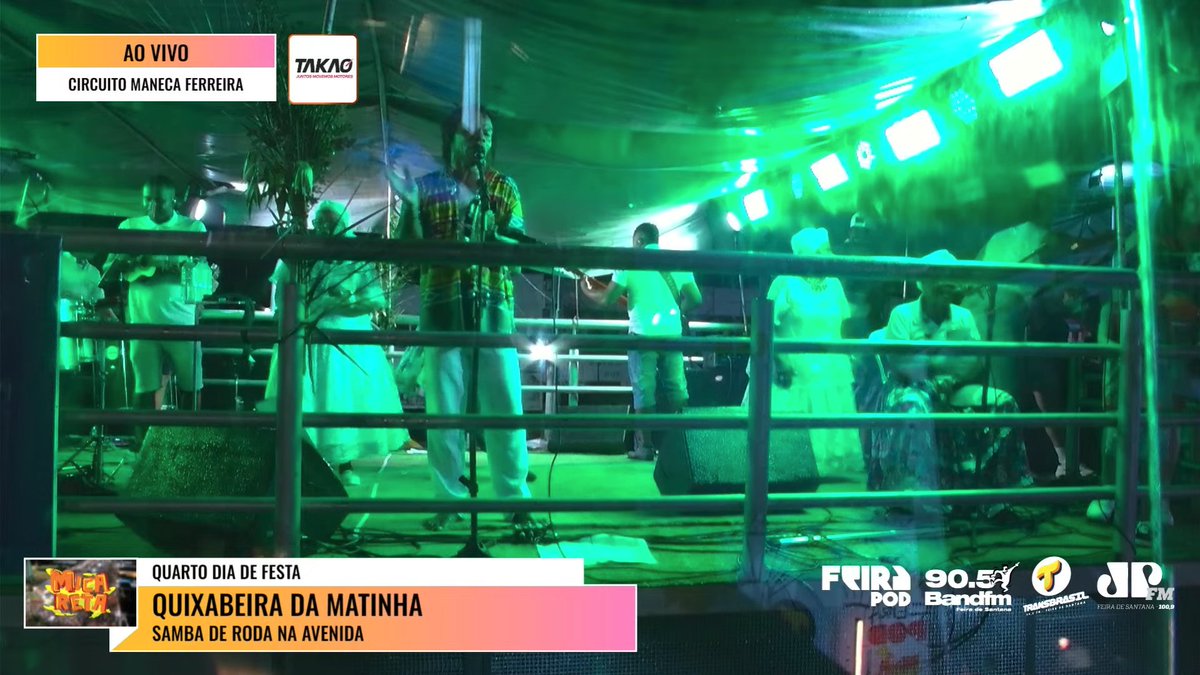 FeiraPod's tweet photo. Samba de roda no Maneca Ferreira com Quixabeira da Matinha!
#MicaretadeFeira https://t.co/KhPVInCJPu