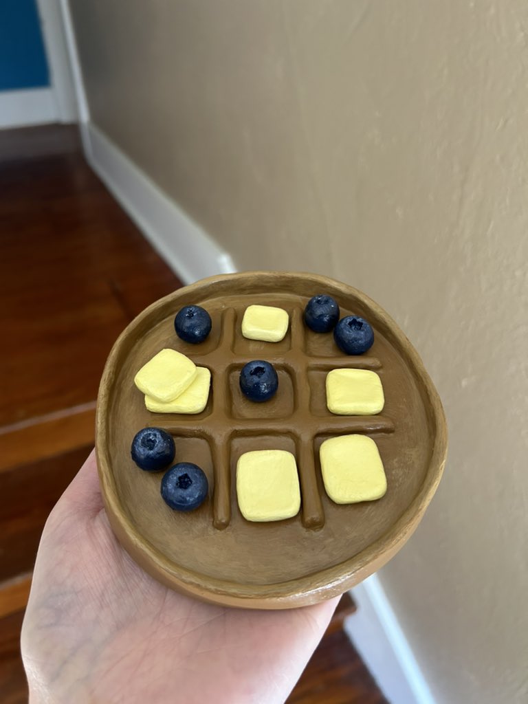 Girly I’m talking to is a baker, loves trinkets, games, and blueberries so of course I did the obvious thing and crafted her a little waffle tic tac toe including 6 little butter slices and blueberries