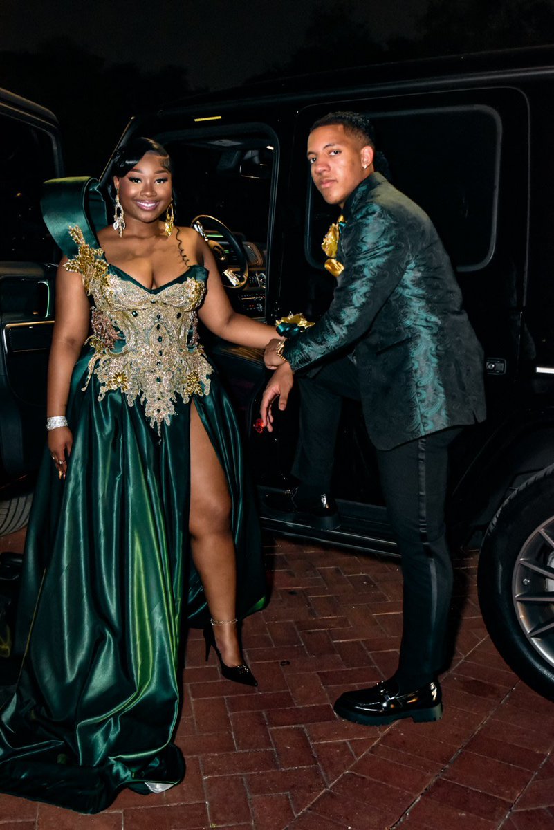 mrs_kardash's tweet photo. 🤴🏼 & 👸🏽 how we do guys?
#hallofprom https://t.co/GWsEdNred7