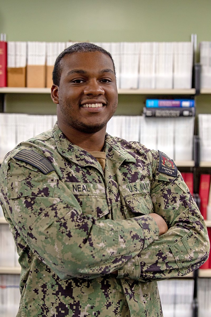 #LakeElsinore native serves #USNavy as part of the #NMRTC in #Yokosuka, Japan
HN JaCori Neal
2021 Temescal Cannon HS
“I joined the Navy to take advantage of the college benefits and serve my country.”
navyoutreach.blogspot.com/2024/04/lake-e…
#ForgedByTheSea #AmericasNavy @NETC_HQ @nmrtc_yokosuka