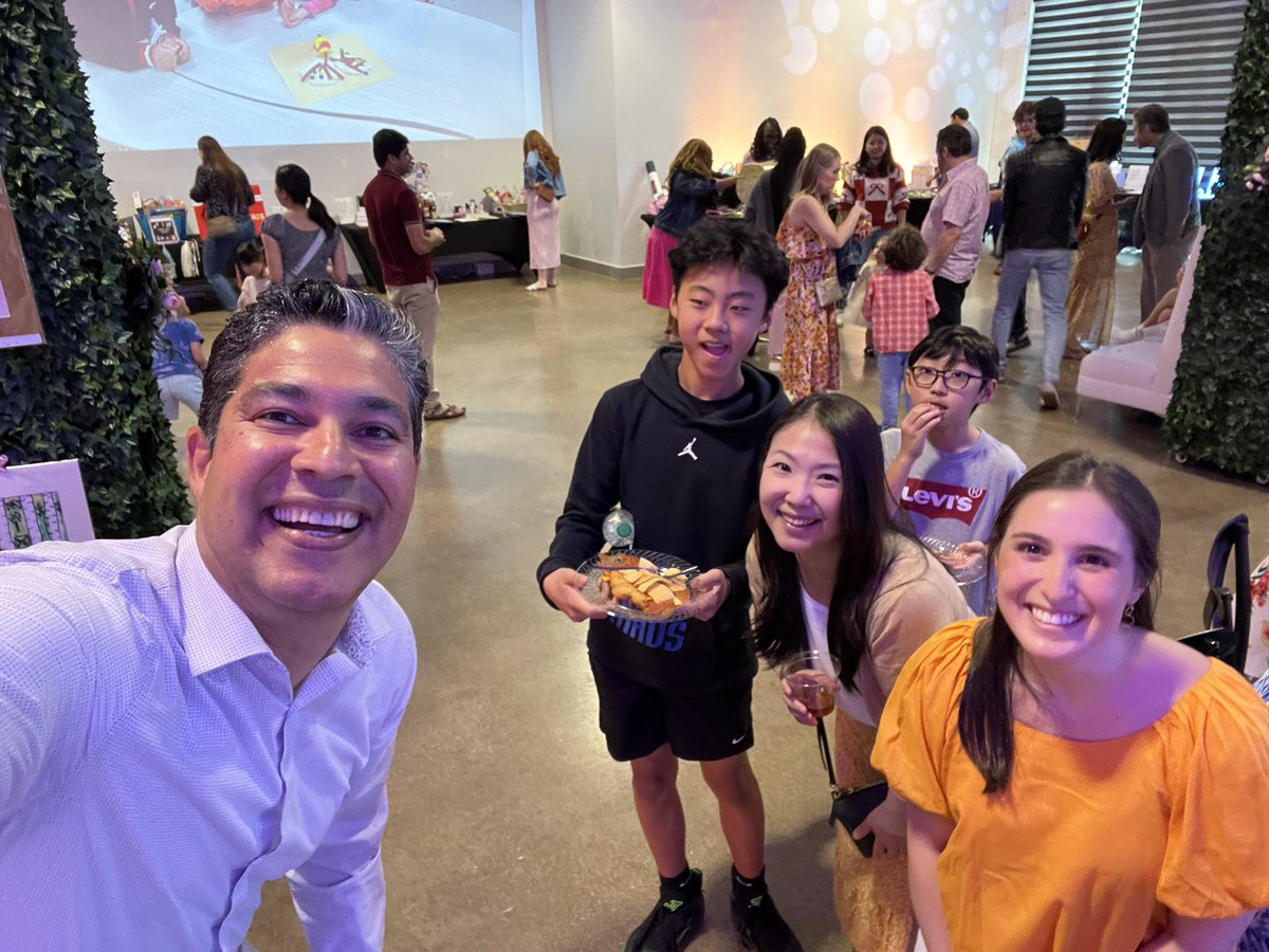 DISDBiomed's tweet photo. "🌸 The Spring Fling auction is in full swing, and we're having a blast! Laughter, good vibes, and spirited bidding fill the air as our school community celebrates together. It's moments like these that make our bonds stronger. Let's keep the fun going! #SpringFling @DrGplus1 https://t.co/h084wwPfMB