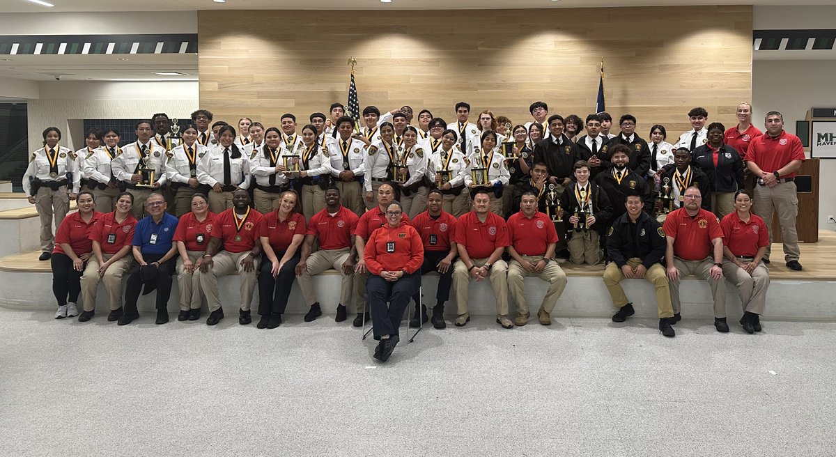 houstonpolice's tweet photo. On Saturday (April 20), HPD Explorers participated in a regional competition in Travis County.

HPD Explorers grabbed a total of 13 medals/trophies, including first overall in Crime Scene and first overall for the Advisor/Physical Fitness Test.  

Way to go Explorers! https://t.co/uDUG9N0uUt