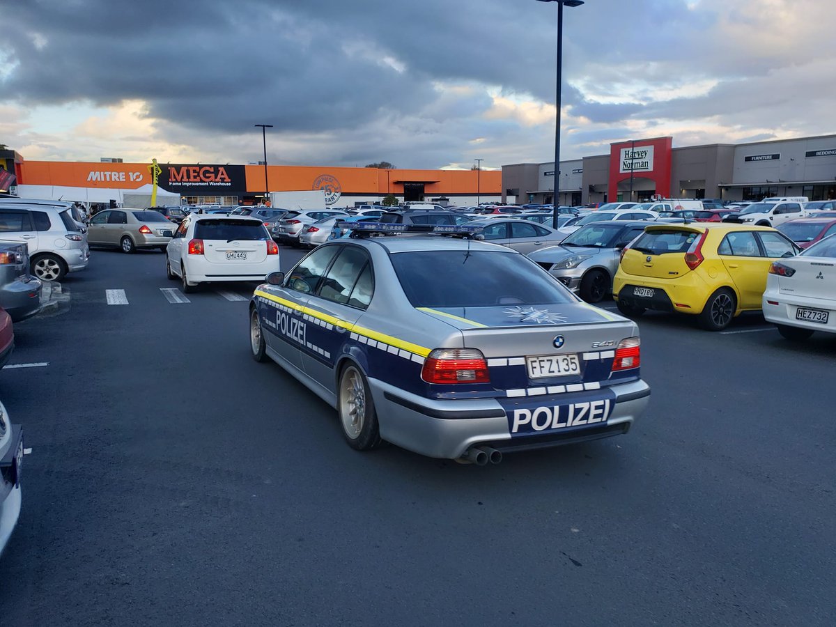 (Parody) Snugbucket tweet media