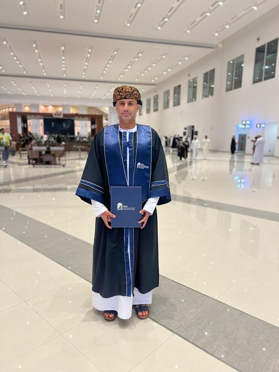 VIP2_222's tweet photo. نرفع أحر التهاني إلى أخي كل التوفيق أخي سلطان بن زايد المجرفي و منها للأعلى إن شاء الله نفخر بكم هذا الإنجاز
وزادكم الله علمًا ورفعة و إلى المناصب العُليا إن شاء الله 
@AOU_OM https://t.co/qHQAz6v5sV