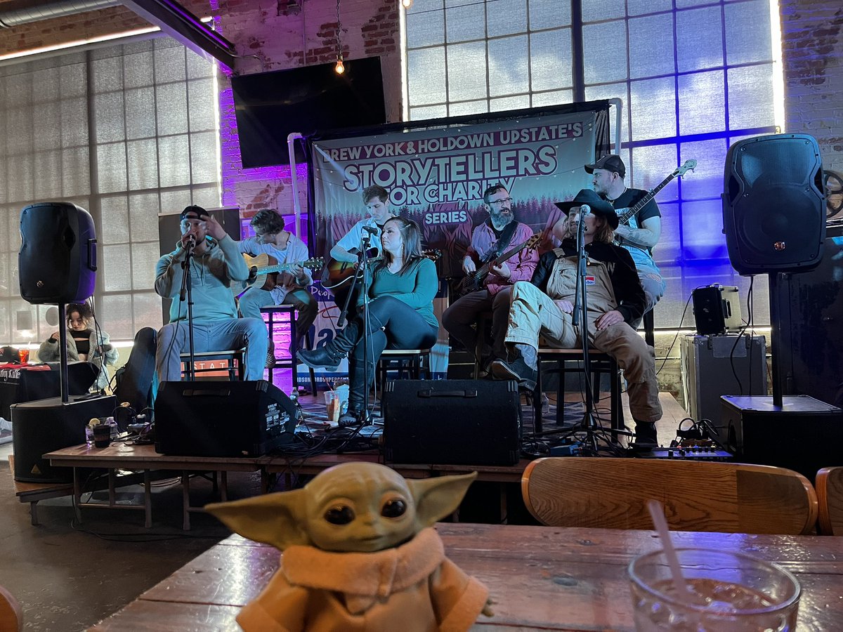 art_315's tweet photo. Brew York & Holdown Upstate’s Storytellers for Charity Series.
Amazing full house supporting these amazing local artists!
A community that gathers and celebrates the arts and causes is a community that flourishes.
#holdownupstate https://t.co/WOcd4FoDCH