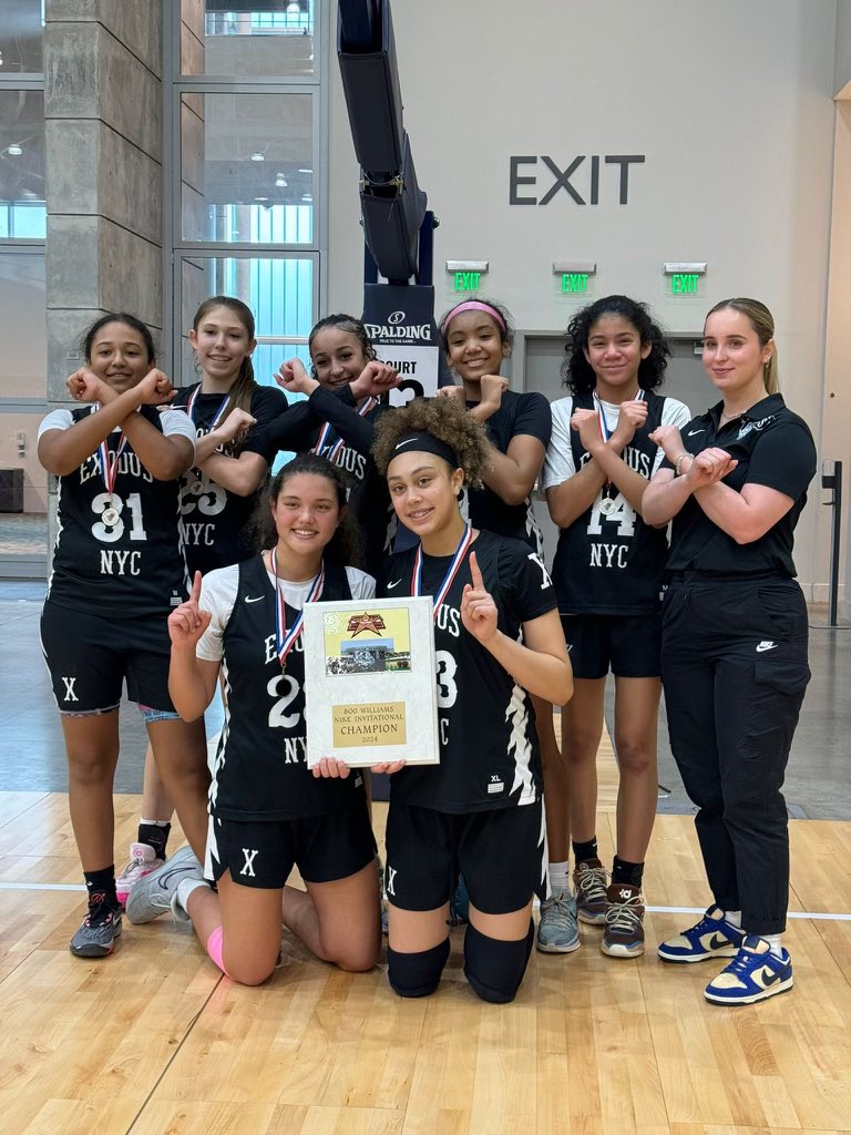 Congratulations to our @Exodushoops ✖️✖️✖️ Jr’s @NikeGirlsEYBL squad on a 4-0 weekend 🥇#BooWilliams #2024EYBL #Road2CHI Let’s GO @Kendall_Medinaa