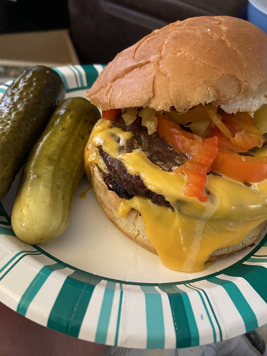 YumYumWpg's tweet photo. Sunday Supper at home!! Made double cheeseburger ๐ in the Airfryer (patties from Sausage Makers on Nairn Ave) with hot banana peppers ๐ถ๏ธ on a #CityBread brioche bun and of course my favorite #ElmansPickles. Itโs an all Winnipeg sourced meal before the @NHLJets game #yumyumwpg https://t.co/x41jb6pbZq