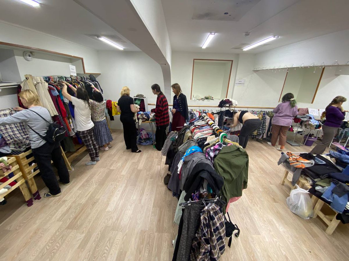 Прошел своп. 
Когда за почти десять лет вот такое объявление превратилось вот в это?

Команда, которая помогает это делать, герои, и без них ничего бы не было!
Посетителям спасибо, что пришли! 
КатШи, предоставившие помещение, солнышки! 

До осени, и нам есть куда расти