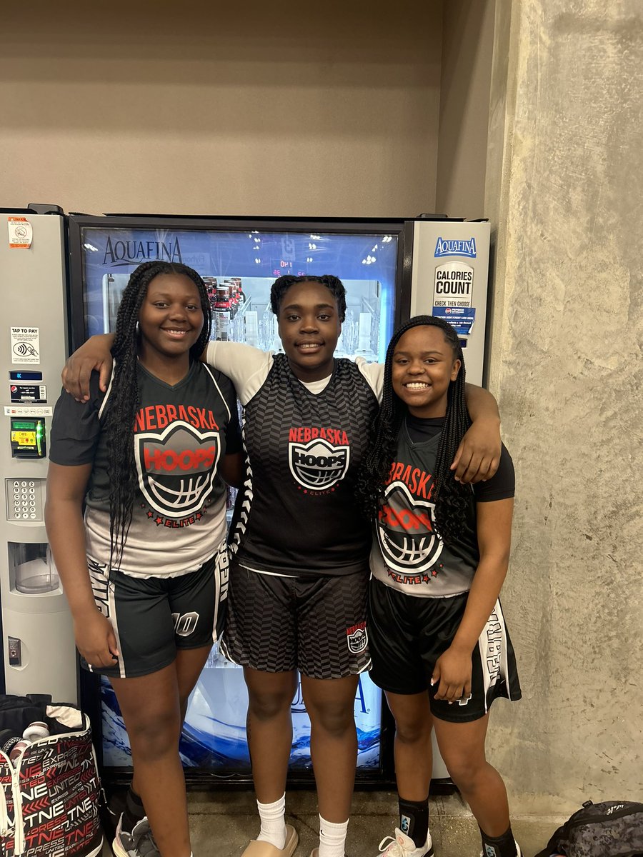 OPS_VikingsGBB's tweet photo. Some of the Lady Vikings in Texas taken care of business with their AAU team.  Great job this weekend ladies.  Keep up the great work 💙💛 https://t.co/6V6YyVAeBP