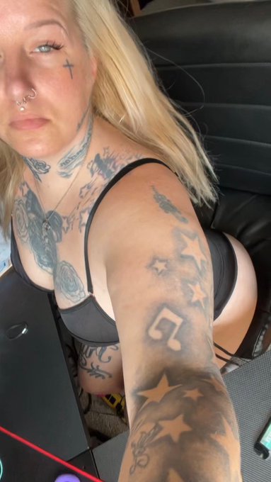 Happy Sunday 👅  #steppingintomy #prettybitchera #oouu https://t.co/Uet9UAV4LM<a href="/tag/steppingintomy"class="tags">#steppingintomy</a><a href="/tag/prettybitchera"class="tags">#prettybitchera</a><a href="/tag/oouu"class="tags"><span>#oouu</span></a>