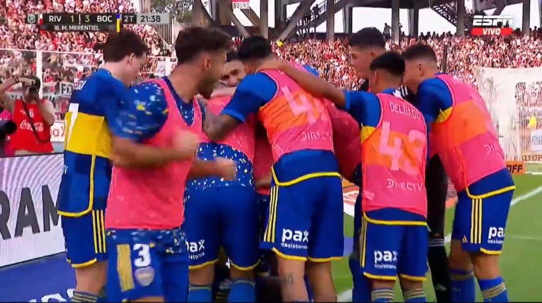 Bosteronauta's tweet photo. Mira como lo festeja Saracchi jajajaja https://t.co/F2gGrtuDue