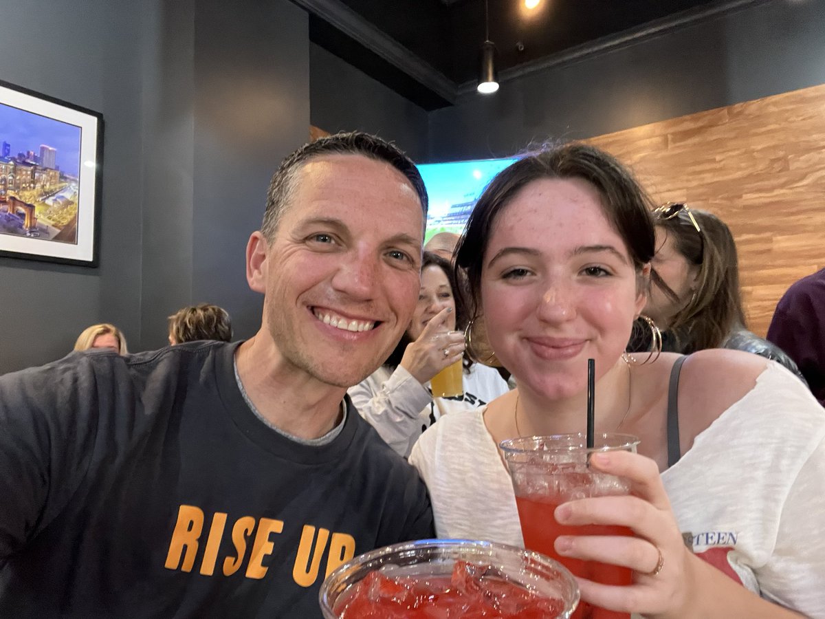 TheArtieMoore's tweet photo. Me and my diamond daughter, the lovely Amber Moore, getting primed for @springsteen concert in Columbus. Well, her’s is a Shirley and mine is something else. #ItsAHelluvaLife https://t.co/sCVdkHhvL1