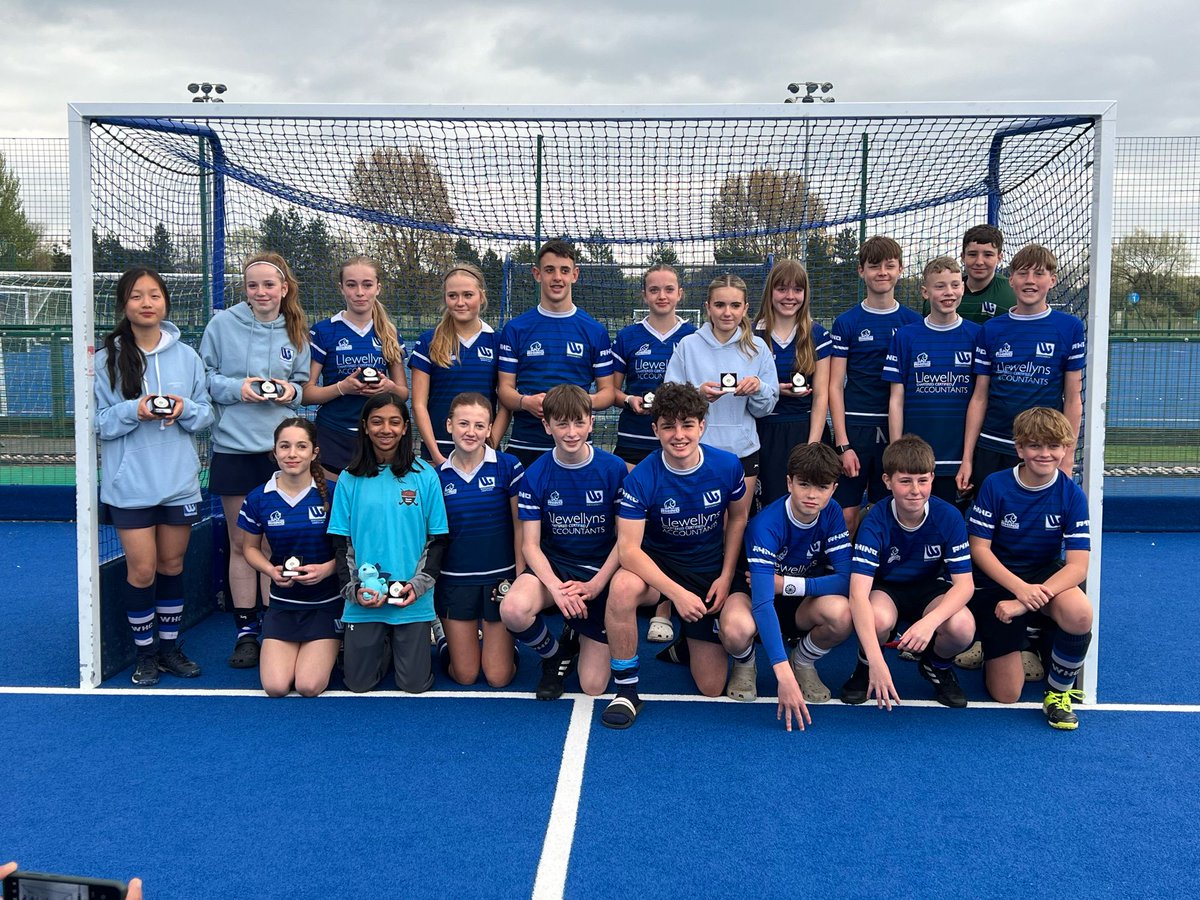 Whitchurch_HC's tweet photo. It's awesome to see the u14 girls and boys hanging out together in the sunshine today, celebrating their qualification for the Hockey Wales finals!
#TeamCelebration #SunshineFun #YouthHockey #QualificationParty https://t.co/7SOMVJsAPc
