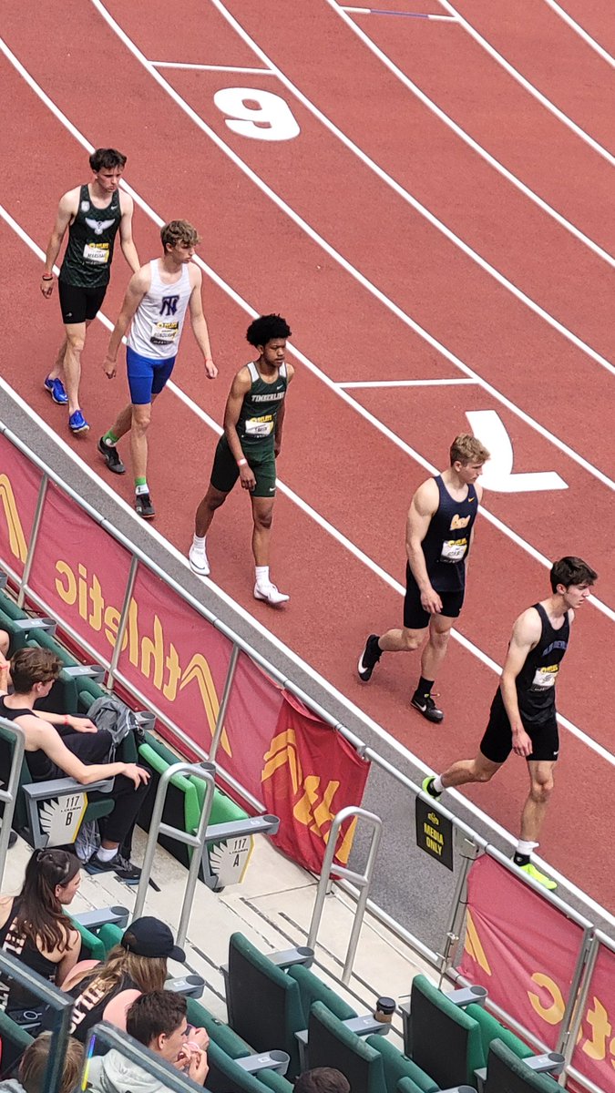 tlinetrackxc's tweet photo. Jordan Smith with an impressive 40.93  @oregonrelays 2024!  That result bumps Jordan to our number 4 all-time T-Line 300 hurdeler and currently ranked first in the South Sound Conference.  Great PR Jordan! https://t.co/0VCoBABwie