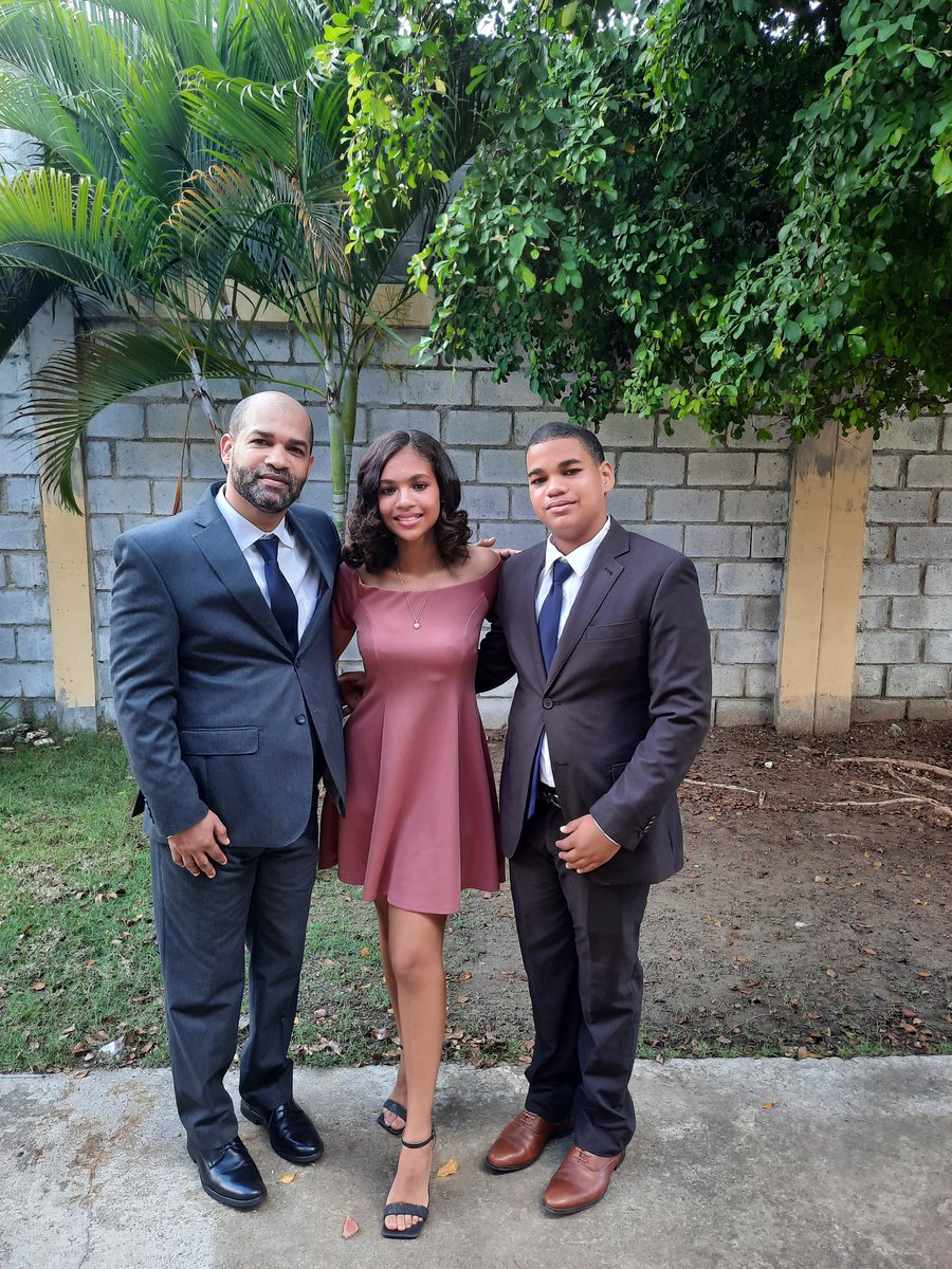 Laruta915's tweet photo. Instruye al niño en el camino y aún cuando fuesen viejos, no se aportarán de él.  Dios me los bendiga 🙏 y me lo proteja  siempre. https://t.co/qvOzS8g4r6