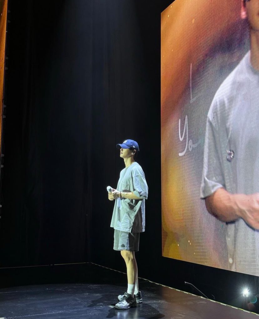 eunwoo archive tweet media