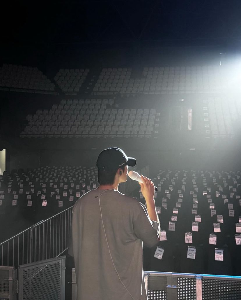 eunwoo archive tweet media