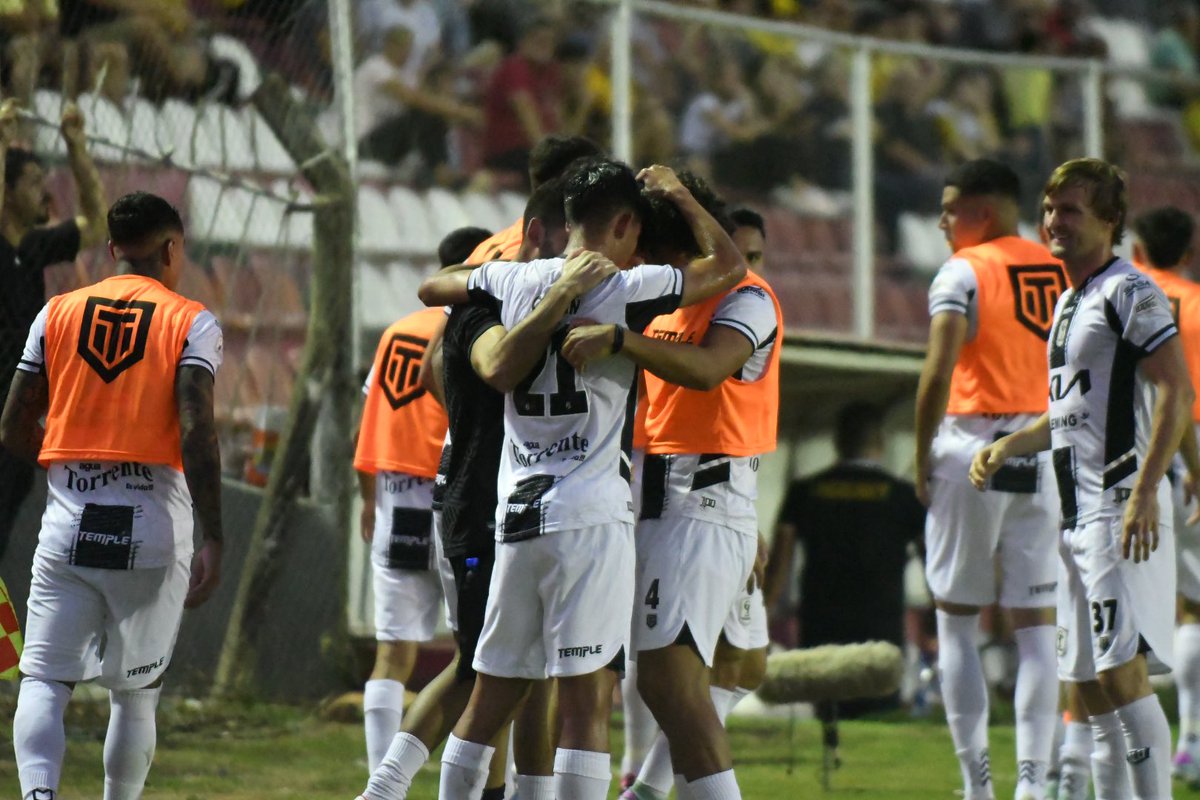 ⏱️ Final del primer tiempo. ⚽️🏆 Copa de Primera. 🗓️ Fecha 14- Torneo Apertura. Gol de Guaraní. ➖ Tacuary FBC 3️⃣-1️⃣Guarani #VamosTacua⚽️💪 #ElGiganteDeBarrioJara #TodosJuntos🤝