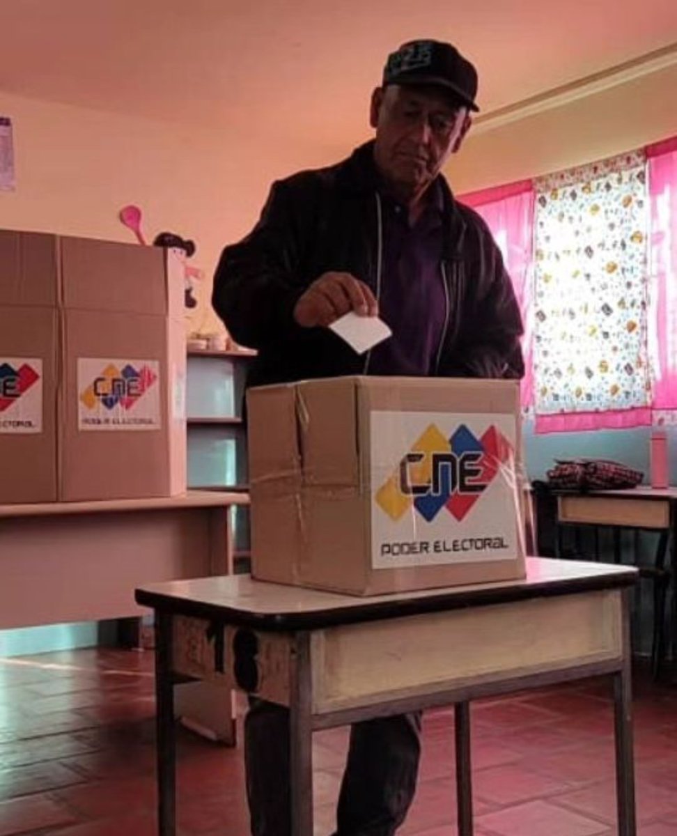 Alcalde Balmore Otalora destaca éxito de Consulta Popular en Santos Marquina goo.su/2IRULU
#PoderPopularEnVanguardia 
#Comuna