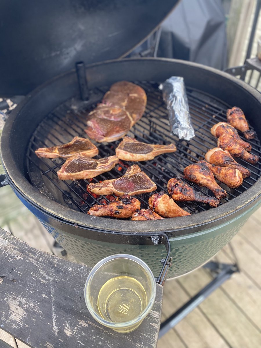 Tonight…venison, chicken legs and asparagus on the #BigGreenEgg #BGE #SundaySupper
$MMTLP
#Metafam

Happy Sunday! God Bless!