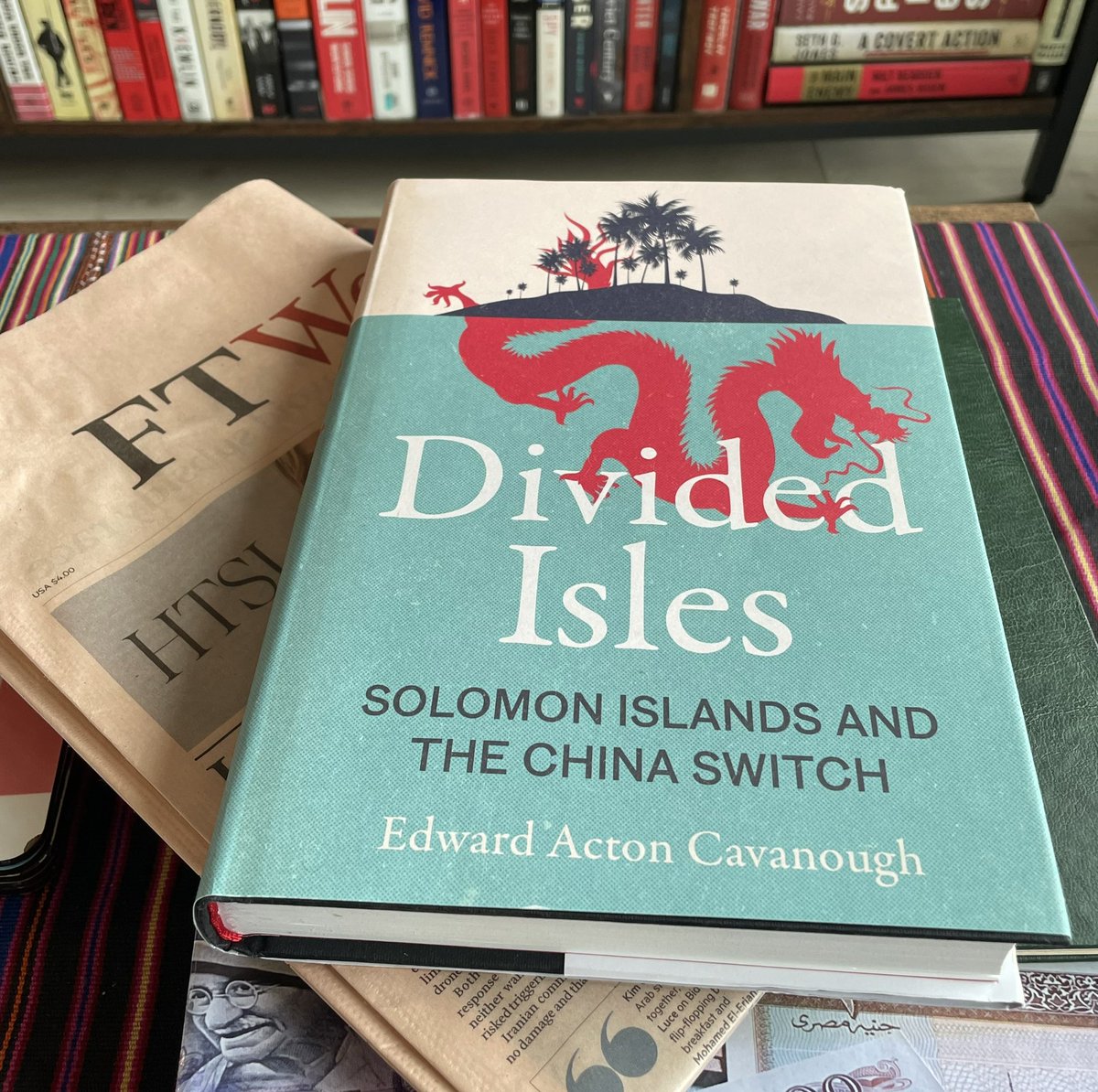 Picked as good of a time as any to read @edwardcavanough's book 📚 on the #SolomonIslands 🇸🇧. Absolute cracker of a read that not only provides sound policy insight, but also paints a vivid picture of what life is like for everday people in the country. Highly recommend.