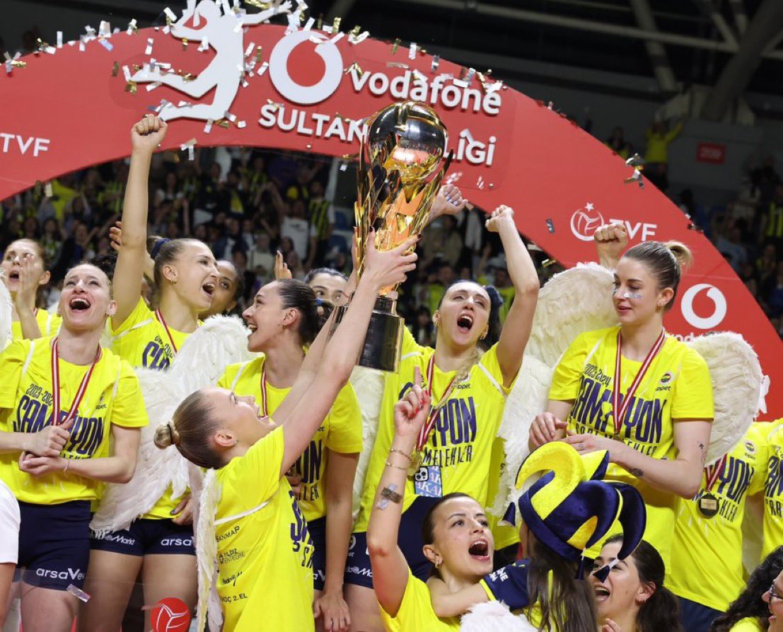 2023-2024 Vodafone Sultanlar Ligi Şampiyonu olan Fenerbahçe Opet Kadın Voleybol Takımını tebrik ediyorum. 👏🏻👏🏻👏🏻