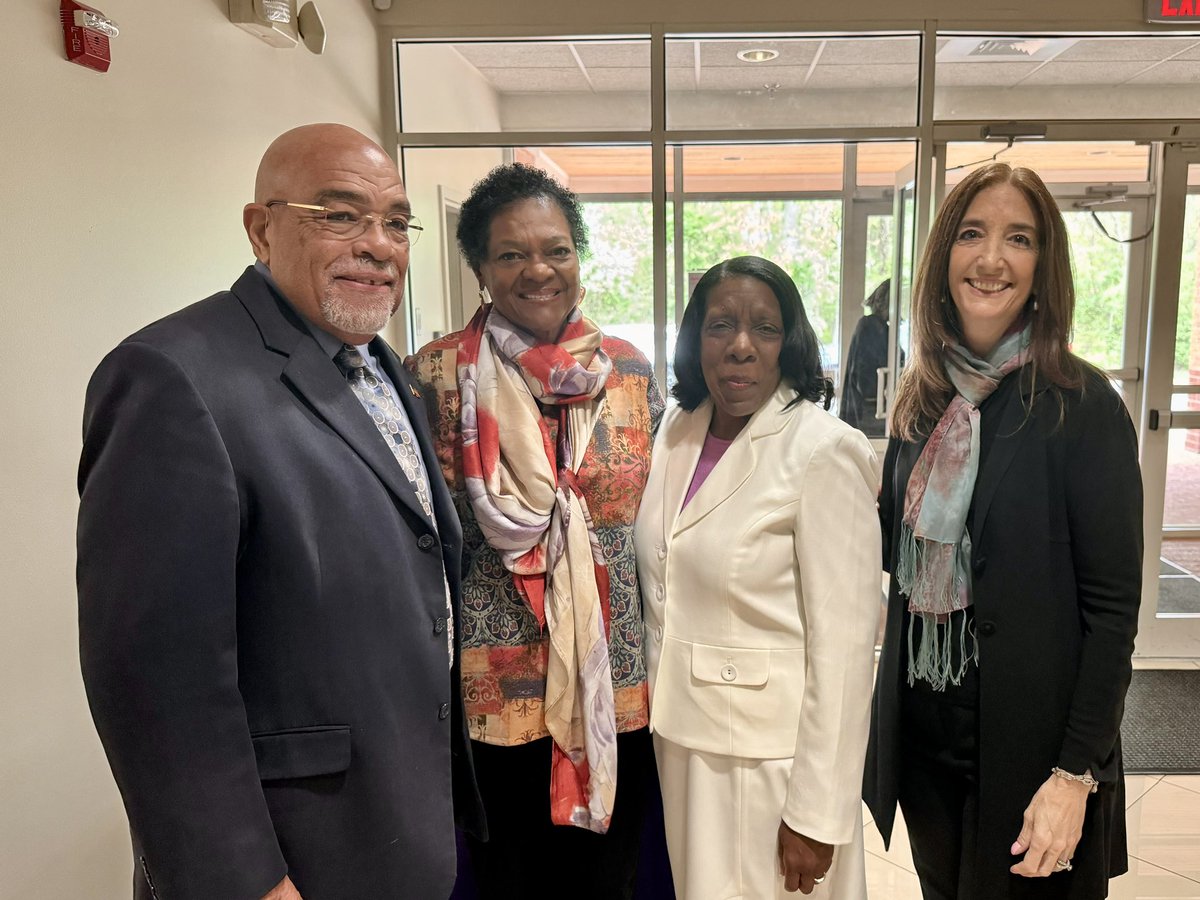 I had a terrific day with @DelegateMcQuinn at the First AME Church of Manassas with Rev. Dr. Etoria Goggins. The Reverend’s sermon was inspiring, and it was great to see Councilman Ralph Smith and Dr. Zella Jones there and meet so many wonderful congregants.