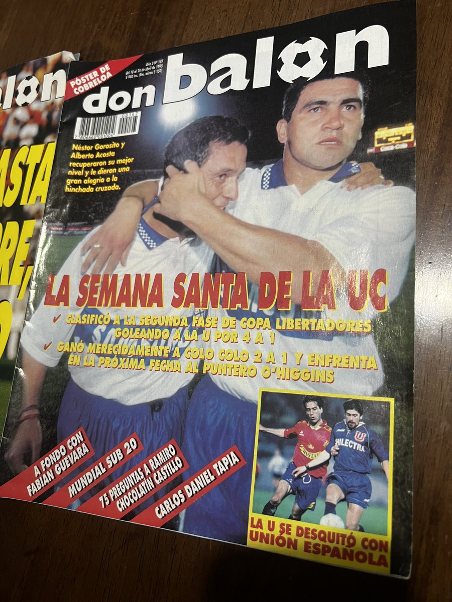 Ayer me regalaron estas 2 revistas de @DonBalon año 1995 una con especial del Mumo y otra con “La Semana santa de la UC” una reliquia 
@Cruzados 
@betoacosta300 
#LosCruzados
@pelotazo
